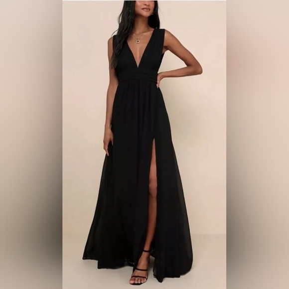 Lulus Dresses & Skirts - Lulu's Black Heavenly Hues V-neck Backless Maxi Dress - Size M